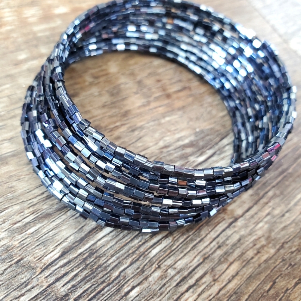 ❤️2/$10 Pewter-colored beaded wrap bracelet